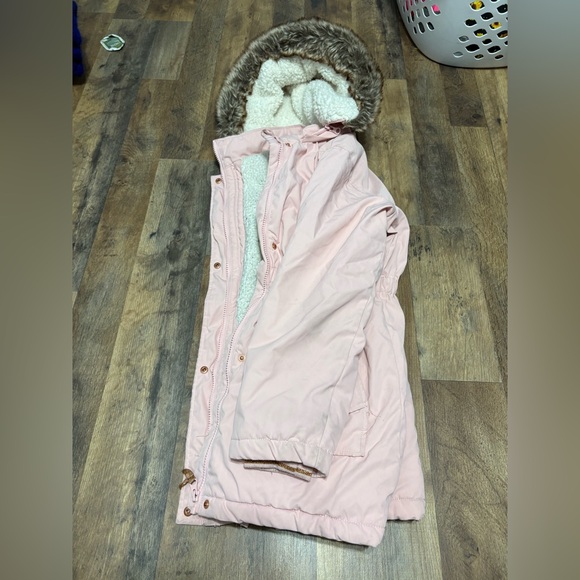 ✨ Girls Pink Faux Fur Hooded Parka | Size 10/12 Warm Winter Coat ✨ - Picture 2 of 13